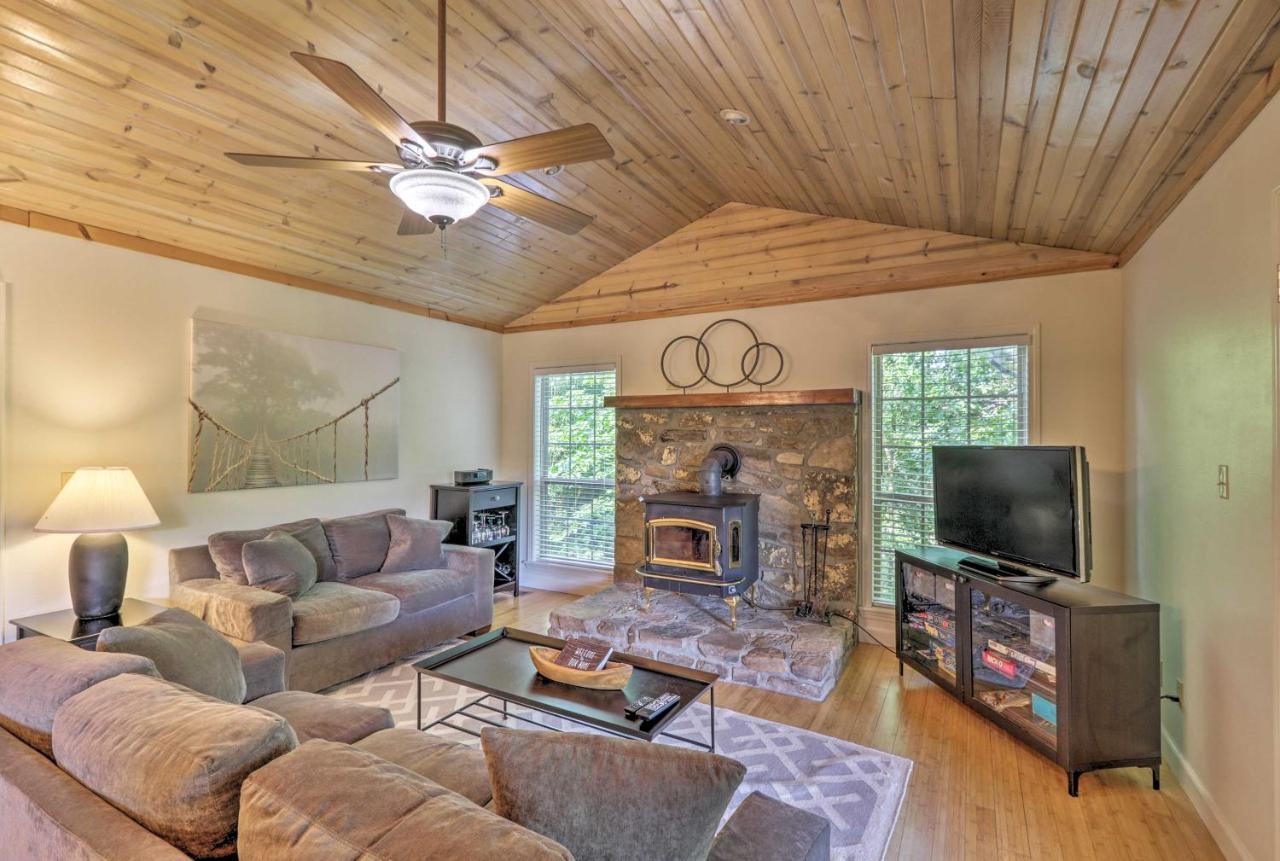 Creekside Hideaway With Fire Pit And Creek Access! Villa Mountain View Exteriör bild