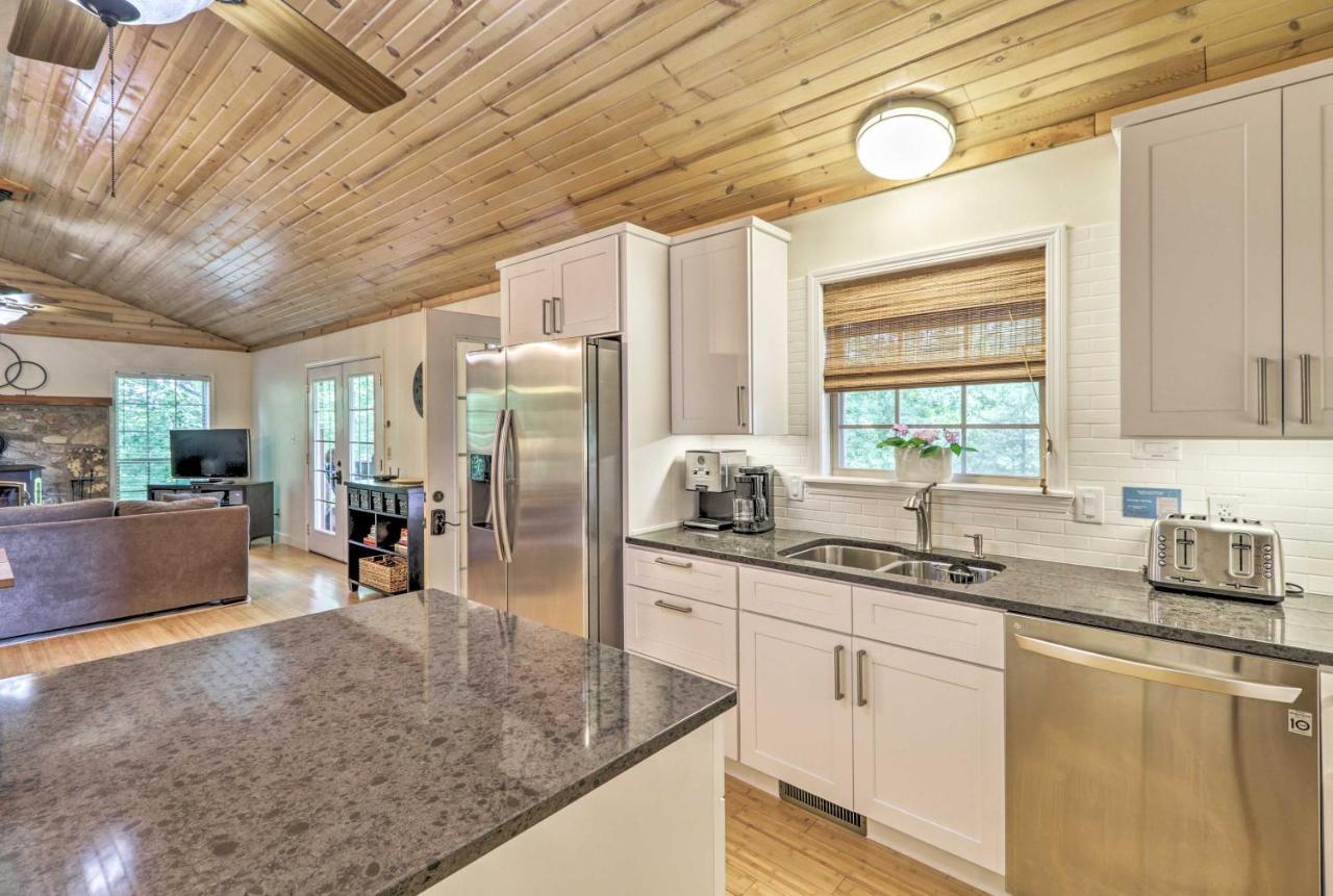 Creekside Hideaway With Fire Pit And Creek Access! Villa Mountain View Exteriör bild